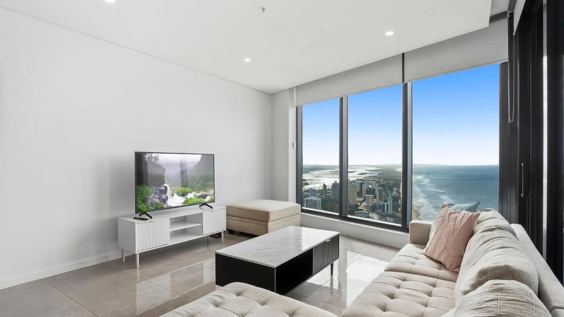 Surfers Paradise New Beachfront Apartments Gold Coast 0*,  Avustralya