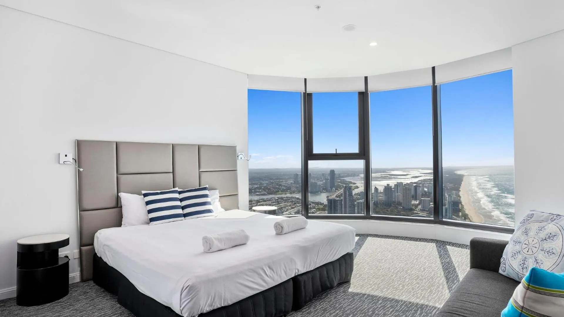 Surfers Paradise New Beachfront Apartments Gold Coast 0*,