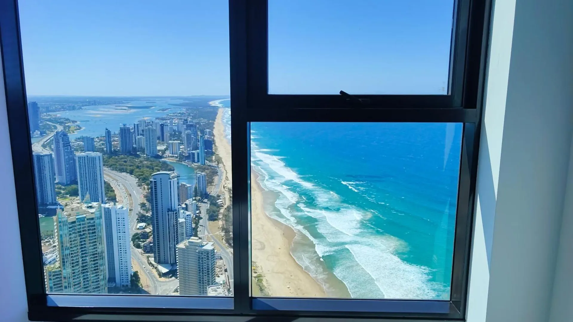 Surfers Paradise New Beachfront Apartments Gold Coast 0*,
