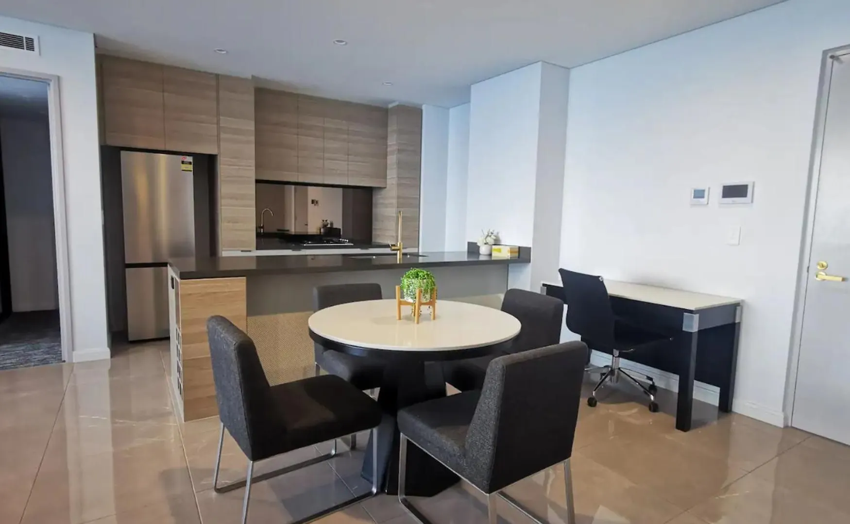 Surfers Paradise New Beachfront Apartments Gold Coast