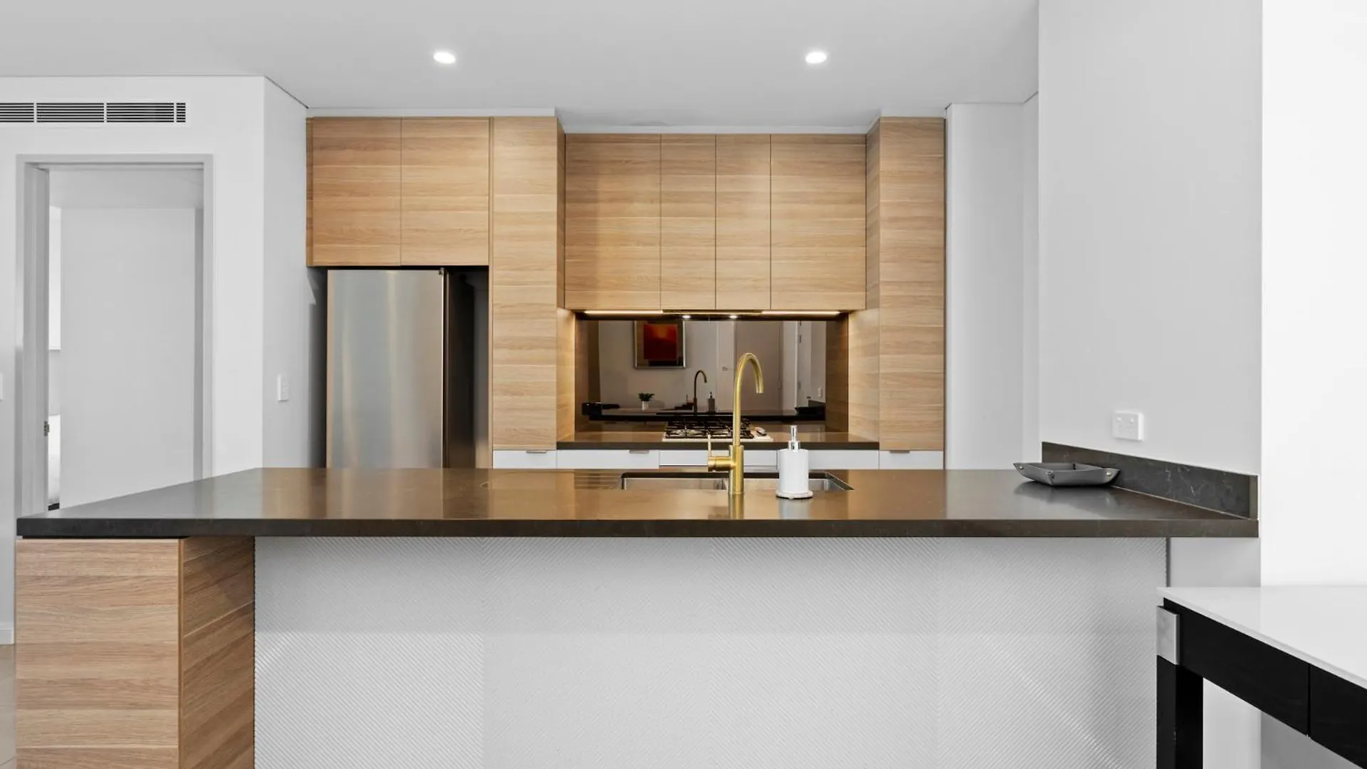 Surfers Paradise New Beachfront Apartments Gold Coast