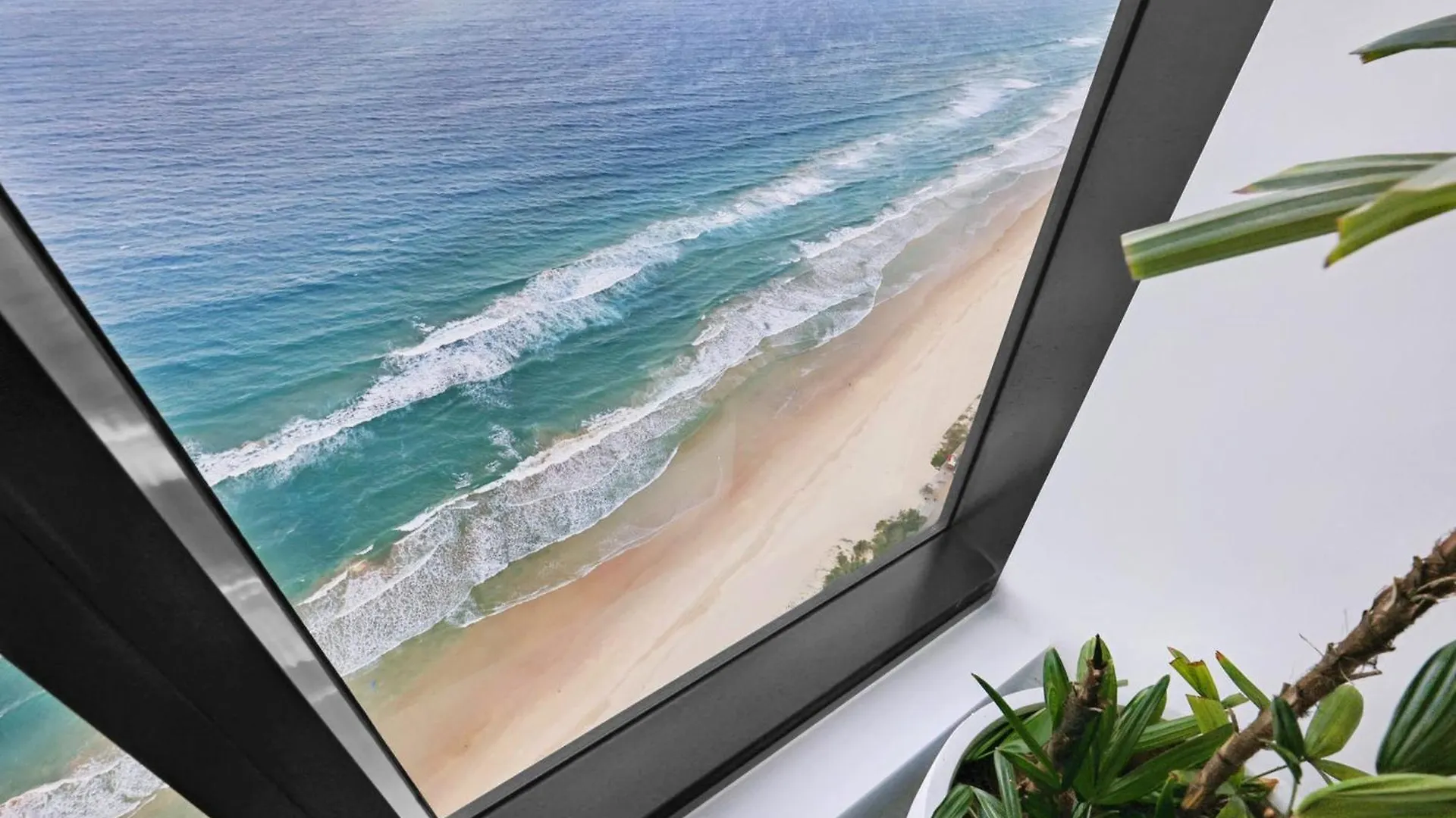 Surfers Paradise New Beachfront Apartments Gold Coast