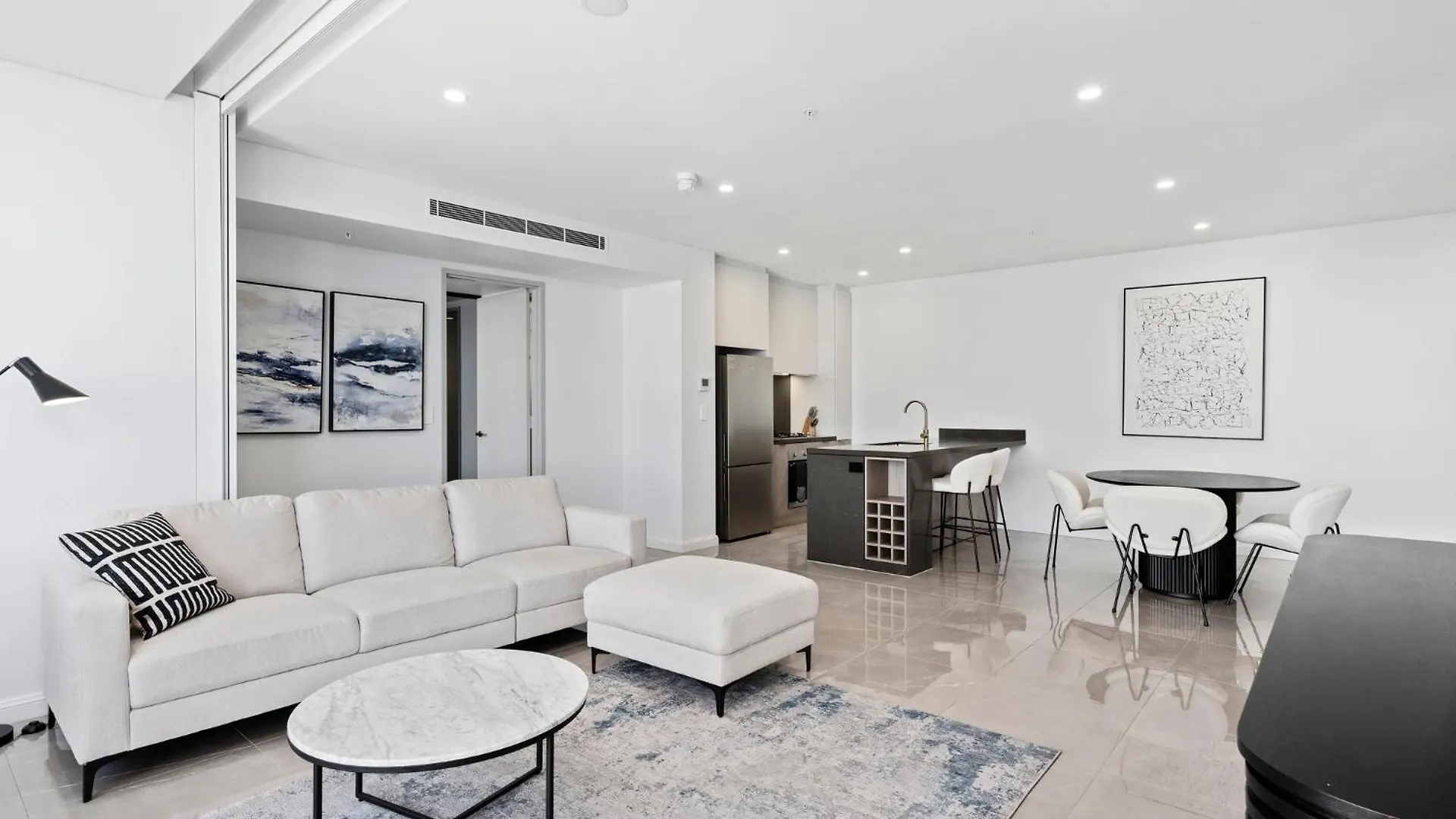 Surfers Paradise New Beachfront Apartments Gold Coast
