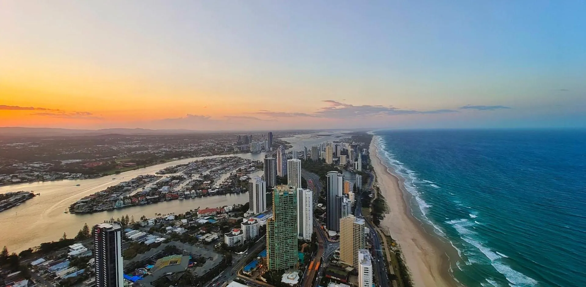 Surfers Paradise New Beachfront Apartments Gold Coast